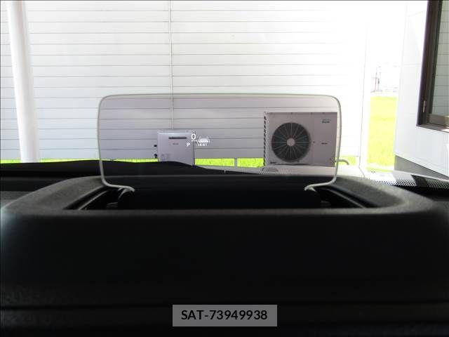 Suzuki X BEE 2026-07 8211128-12