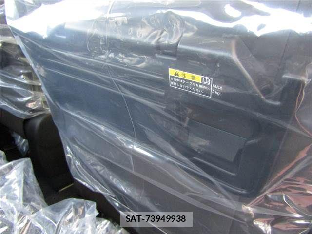 Suzuki X BEE 2026-07 8211128-20