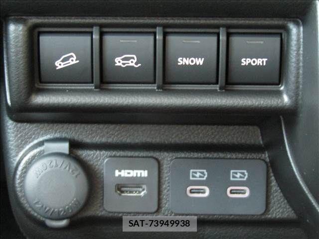 Suzuki X BEE 2026-07 8211128-7