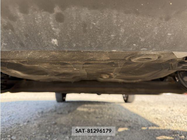 Suzuki X BEE 2019-03 8211135-16