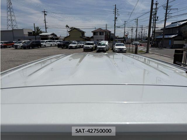 Suzuki X BEE 2019-04 8211134-12