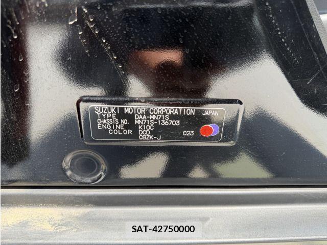 Suzuki X BEE 2019-04 8211134-18