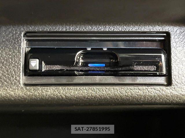Suzuki X BEE 2018-06 8247236-5