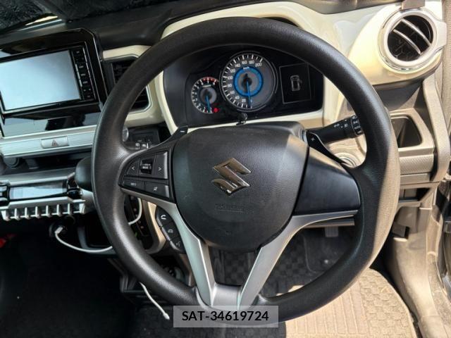Suzuki X BEE 2017-12 8318254-16