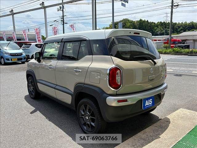 Suzuki X BEE 2021-01 8334866-2