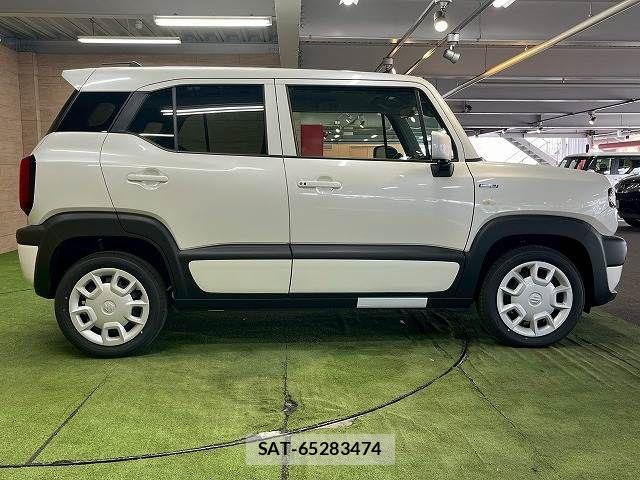 Suzuki X BEE 2025-10 8334864-14