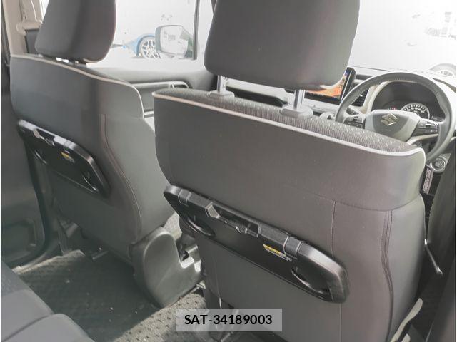 Suzuki X BEE 2022-01 8372417-17