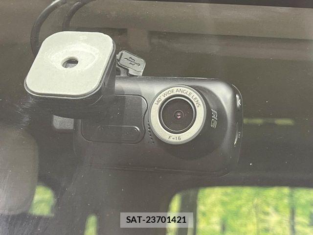 Suzuki X BEE 2019-11 8528383-4