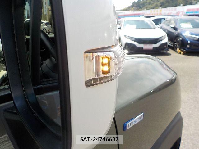 Suzuki X BEE 2023-01 8629923-24