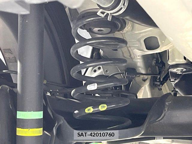 Suzuki X BEE 2019-03 8686975-19