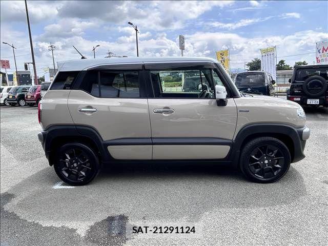 Suzuki X BEE 2019-03 8747007-12