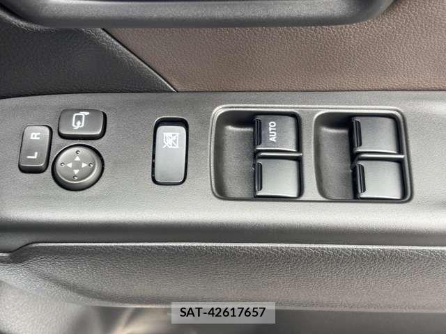 Suzuki X BEE 2026-08 8872449-21
