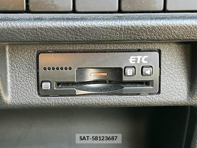 Suzuki X BEE 2018-07 8872451-20