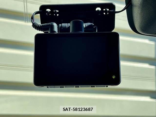 Suzuki X BEE 2018-07 8872451-26