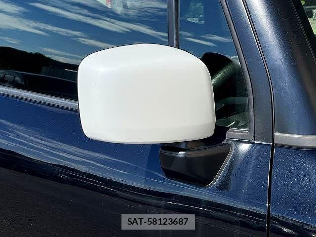 Suzuki X BEE 2018-07 8872451-29
