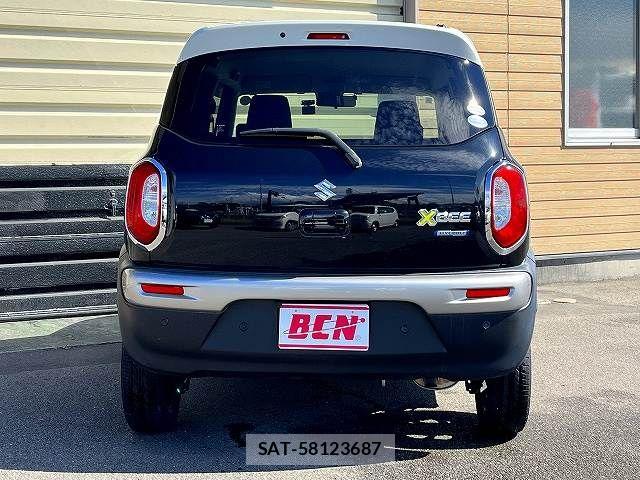 Suzuki X BEE 2018-07 8872451-4