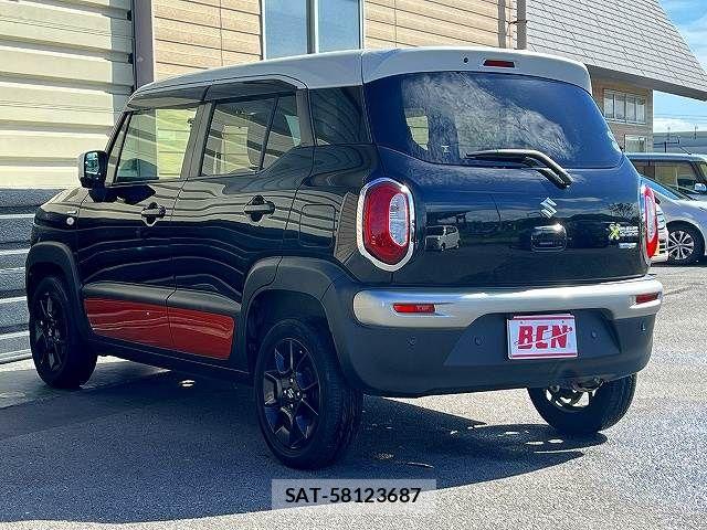 Suzuki X BEE 2018-07 8872451-5