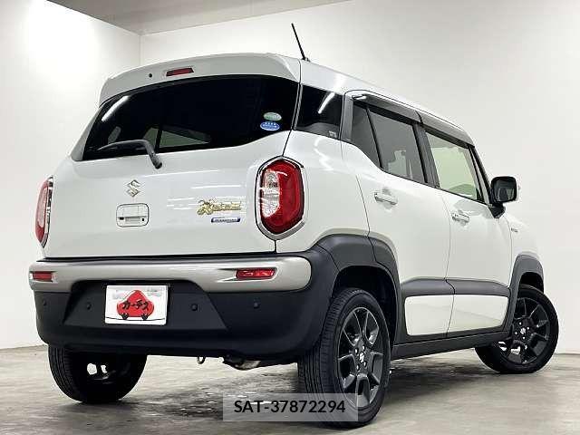 Suzuki X BEE 2018-05 8884649-2