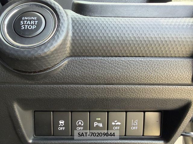Suzuki X BEE 2019-07 6023718-12
