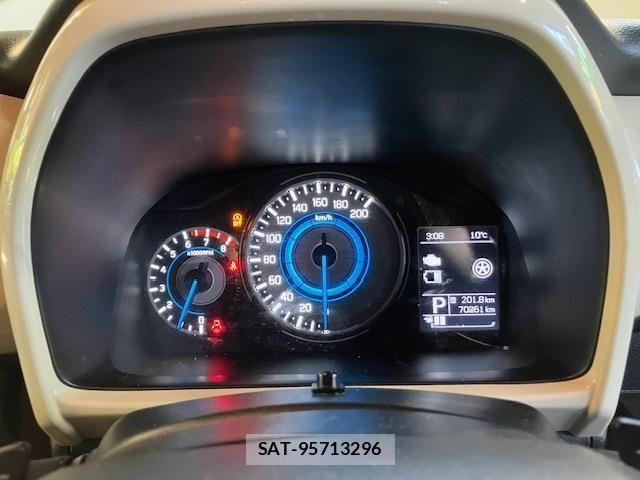 Suzuki X BEE 2019-03 6818151-16