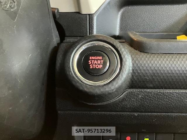 Suzuki X BEE 2019-03 6818151-22