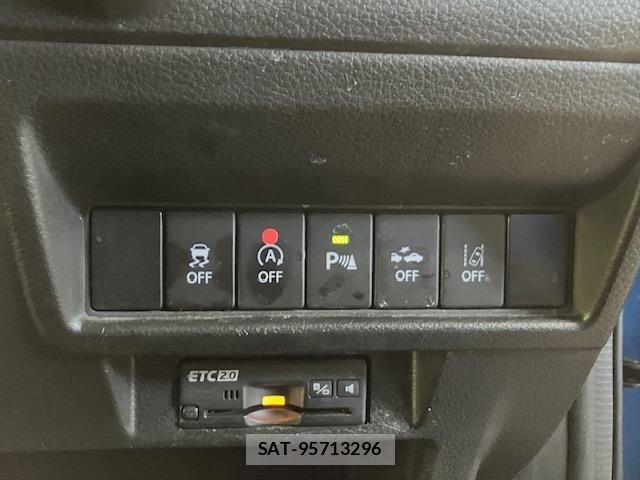 Suzuki X BEE 2019-03 6818151-23