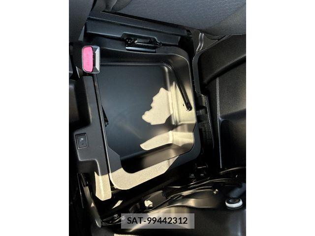 Suzuki X BEE 2019-04 7227537-18