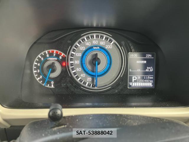 Suzuki X BEE 2018-10 7394985-15