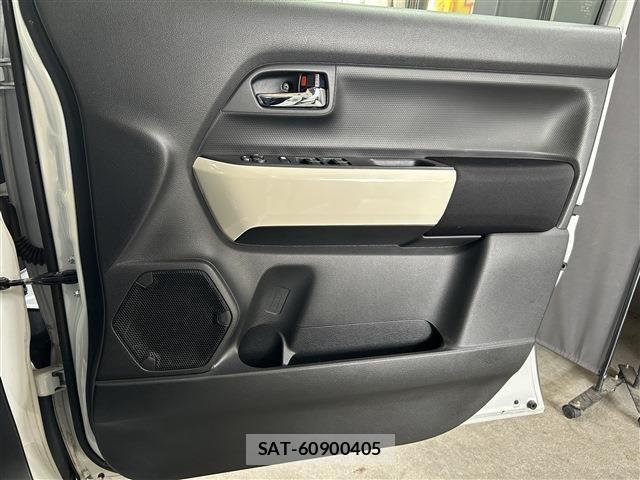 Suzuki X BEE 2018-07 7981648-24