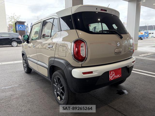 Suzuki X BEE 2018-09 8247240-2