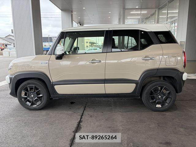 Suzuki X BEE 2018-09 8247240-3