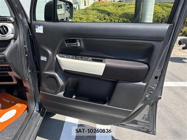 Suzuki X BEE 2019-08 8564187-25