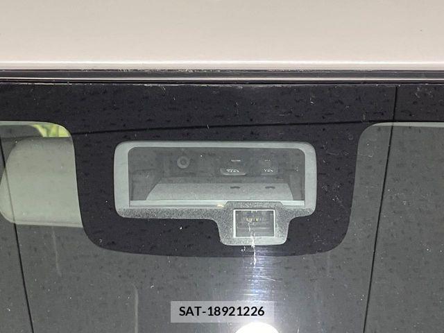Suzuki X BEE 2018-08 8872453-2