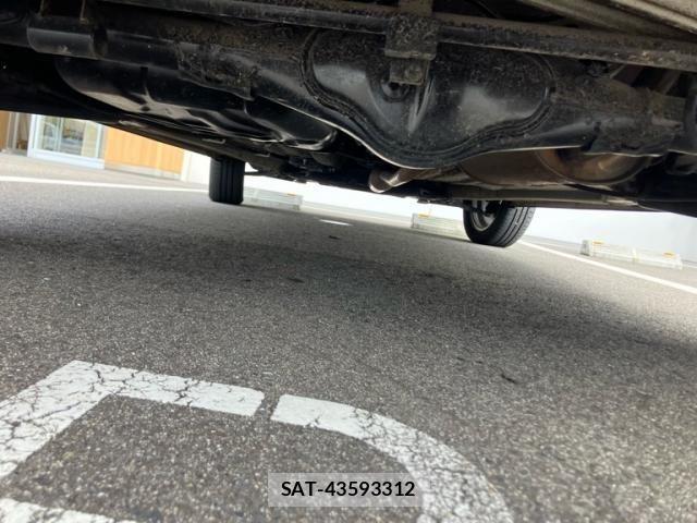 Suzuki X BEE 2017-12 8883088-10