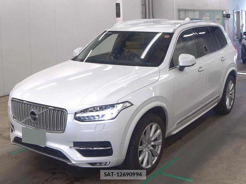 Volvo XC90 2016-02 8143312-3