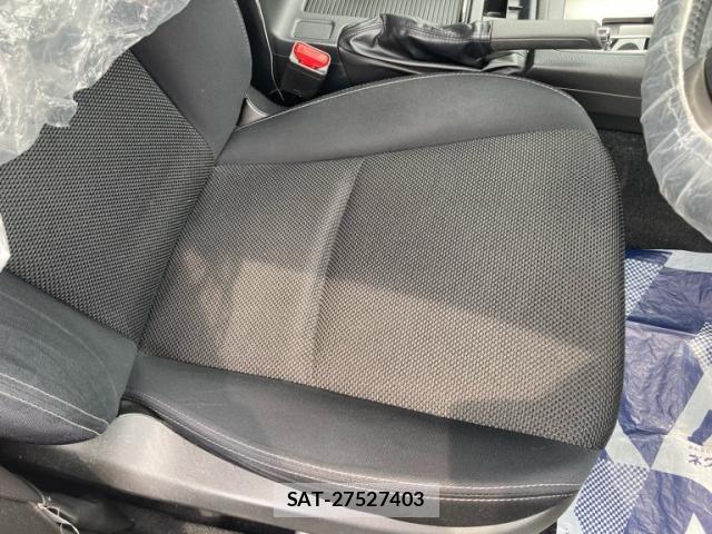 Subaru XV 2013-06 7459109-13