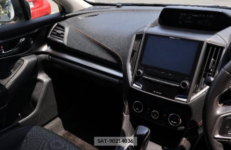 Subaru XV 2017-07 8674176-11