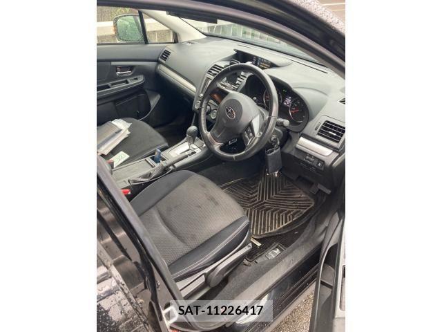 Subaru XV 2013-02 8782762-9