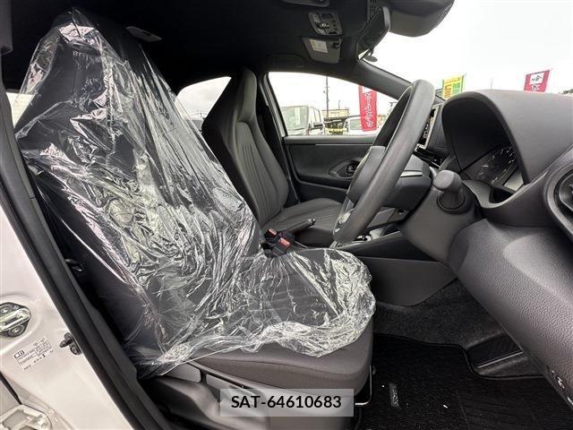 Toyota YARIS 2024-09 873621-12