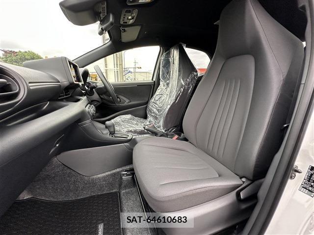 Toyota YARIS 2024-09 873621-13