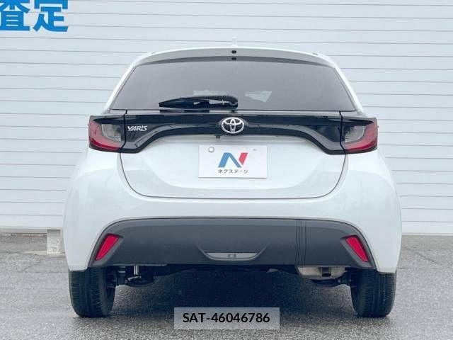 Toyota YARIS 2023-07 878672-15