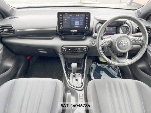 Toyota YARIS 2023-07 878672-1