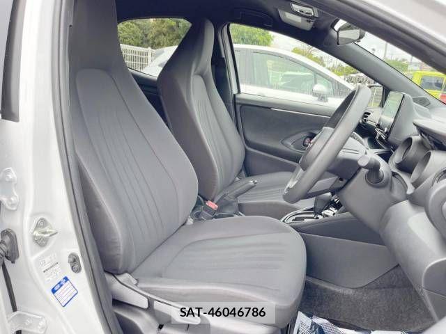 Toyota YARIS 2023-07 878672-8