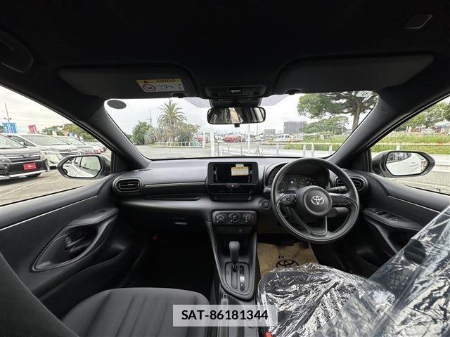Toyota YARIS 2024-09 1055335-10