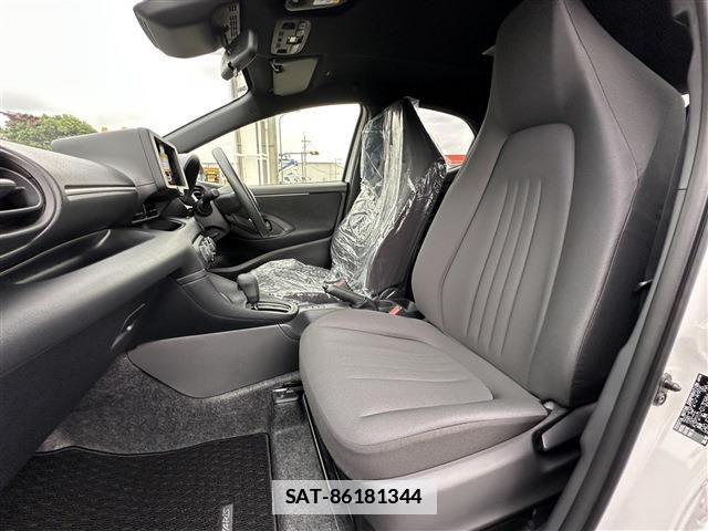 Toyota YARIS 2024-09 1055335-12
