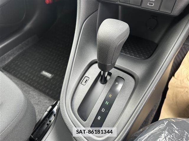 Toyota YARIS 2024-09 1055335-21