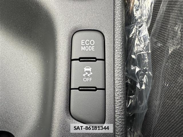 Toyota YARIS 2024-09 1055335-23