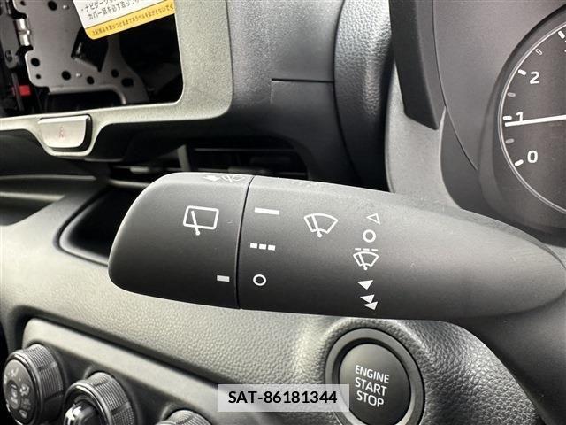 Toyota YARIS 2024-09 1055335-24