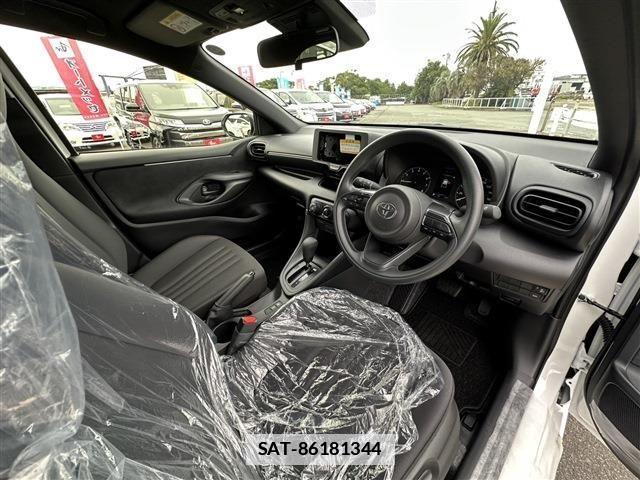 Toyota YARIS 2024-09 1055335-25