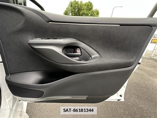 Toyota YARIS 2024-09 1055335-27